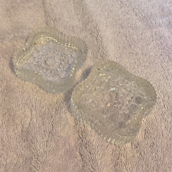 Vintage Retro Glass Pressed Trinket Box - Picture 2 of 2